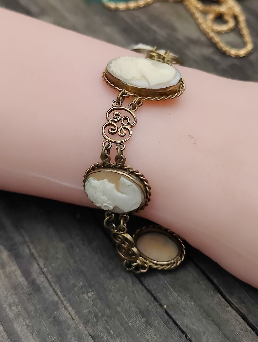 Antique 12K GF Cameo Bracelet - Picture 12 of 12